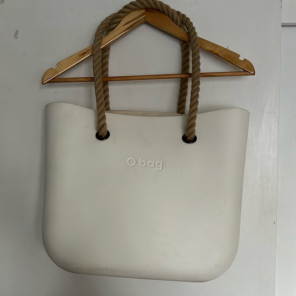 EUC O bag- beach tote or sporty summer bag